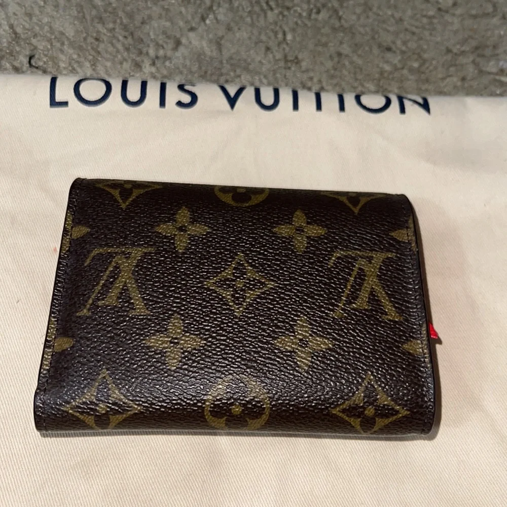 Limited Edition Louis Vuitton Wallet. - Picture 3 of 9